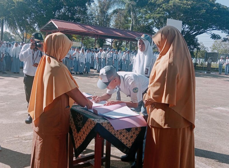 ORGANISASI SISWA INTRA SEKOLAH (OSIS) SMAN 1 SIANTAN